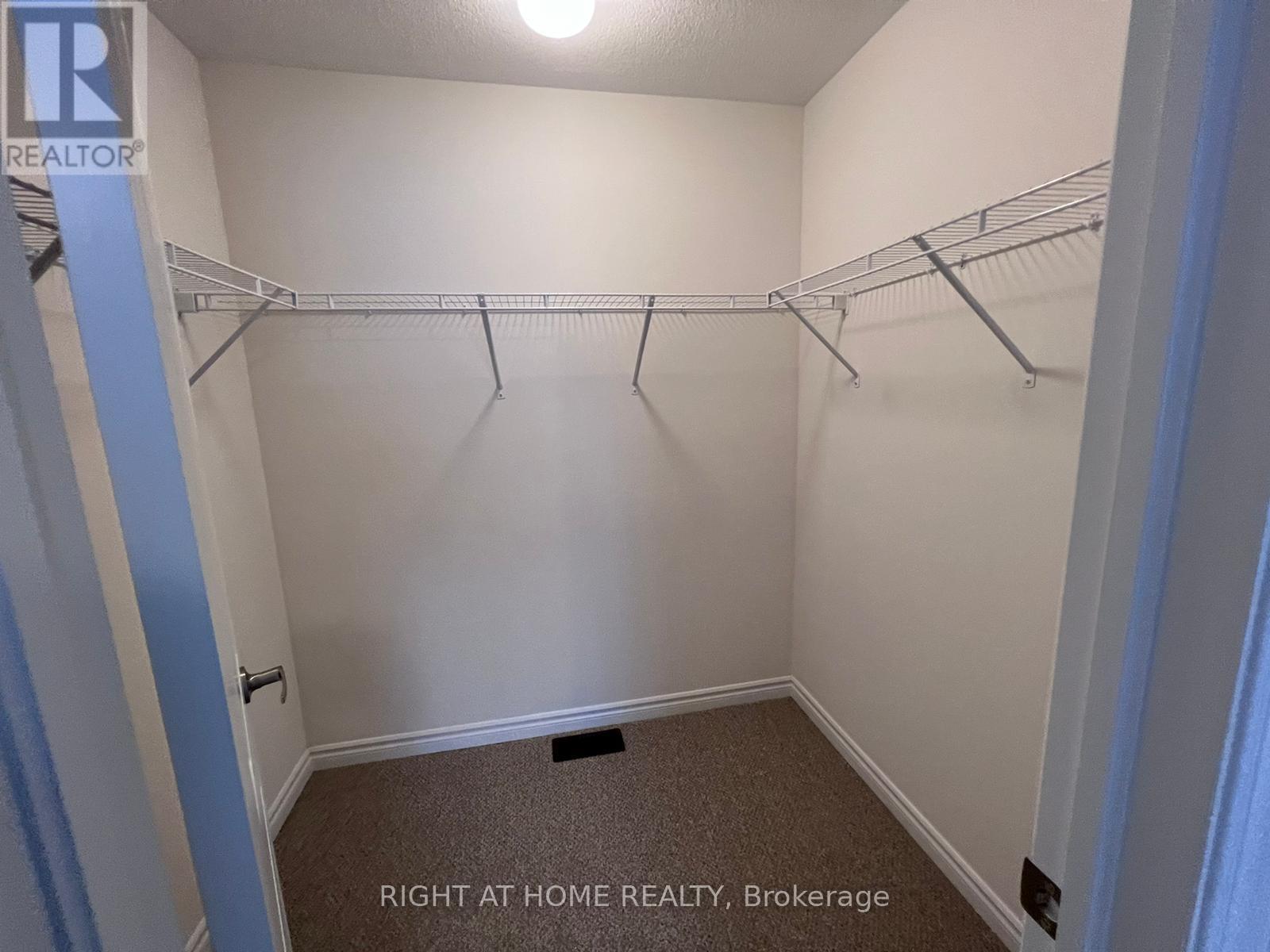 2250 Grainger Loop Property Photo 11