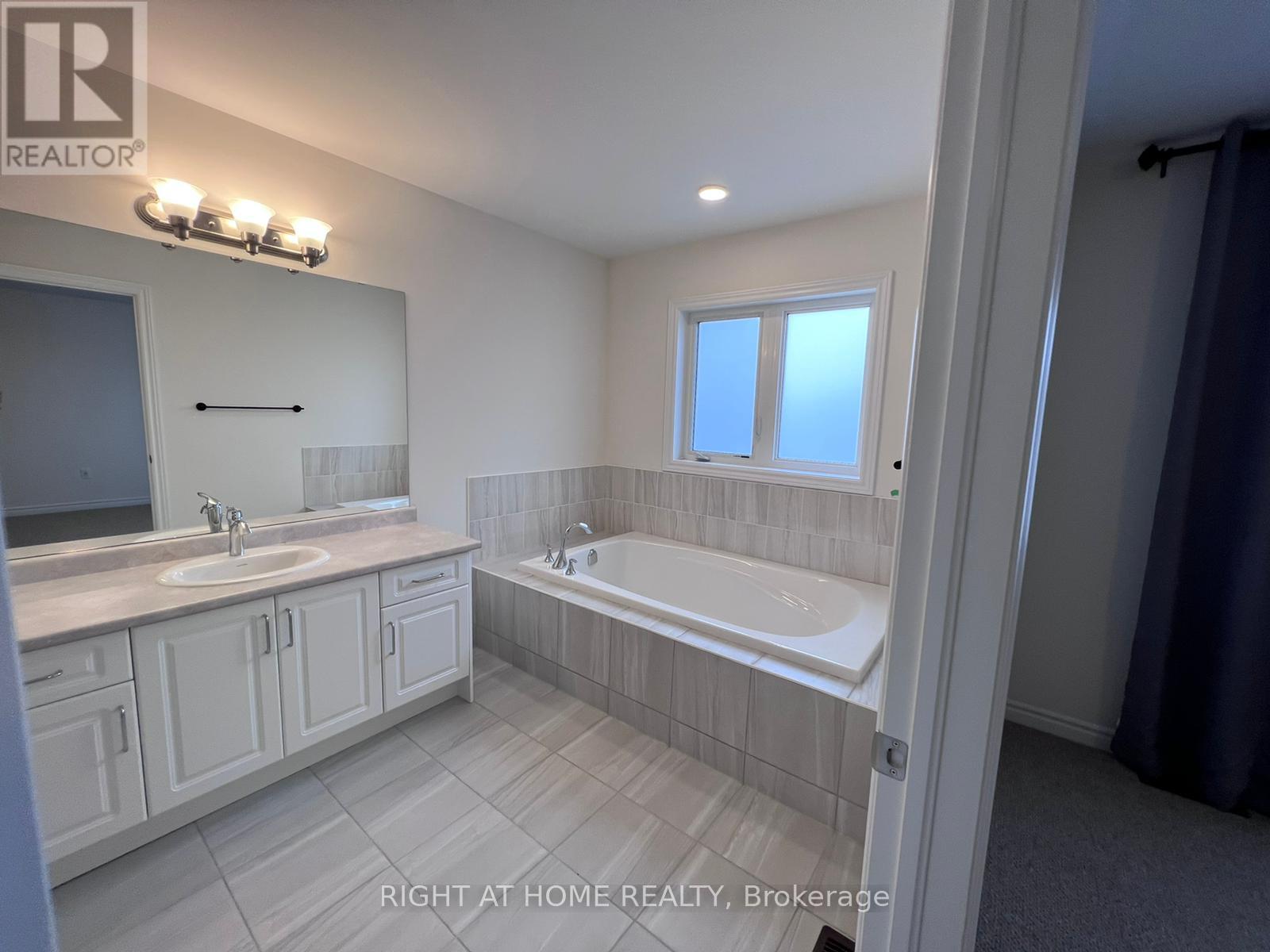 2250 Grainger Loop Property Photo 12
