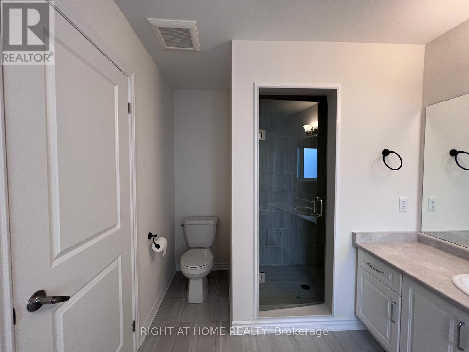 2250 Grainger Loop Property Photo 13