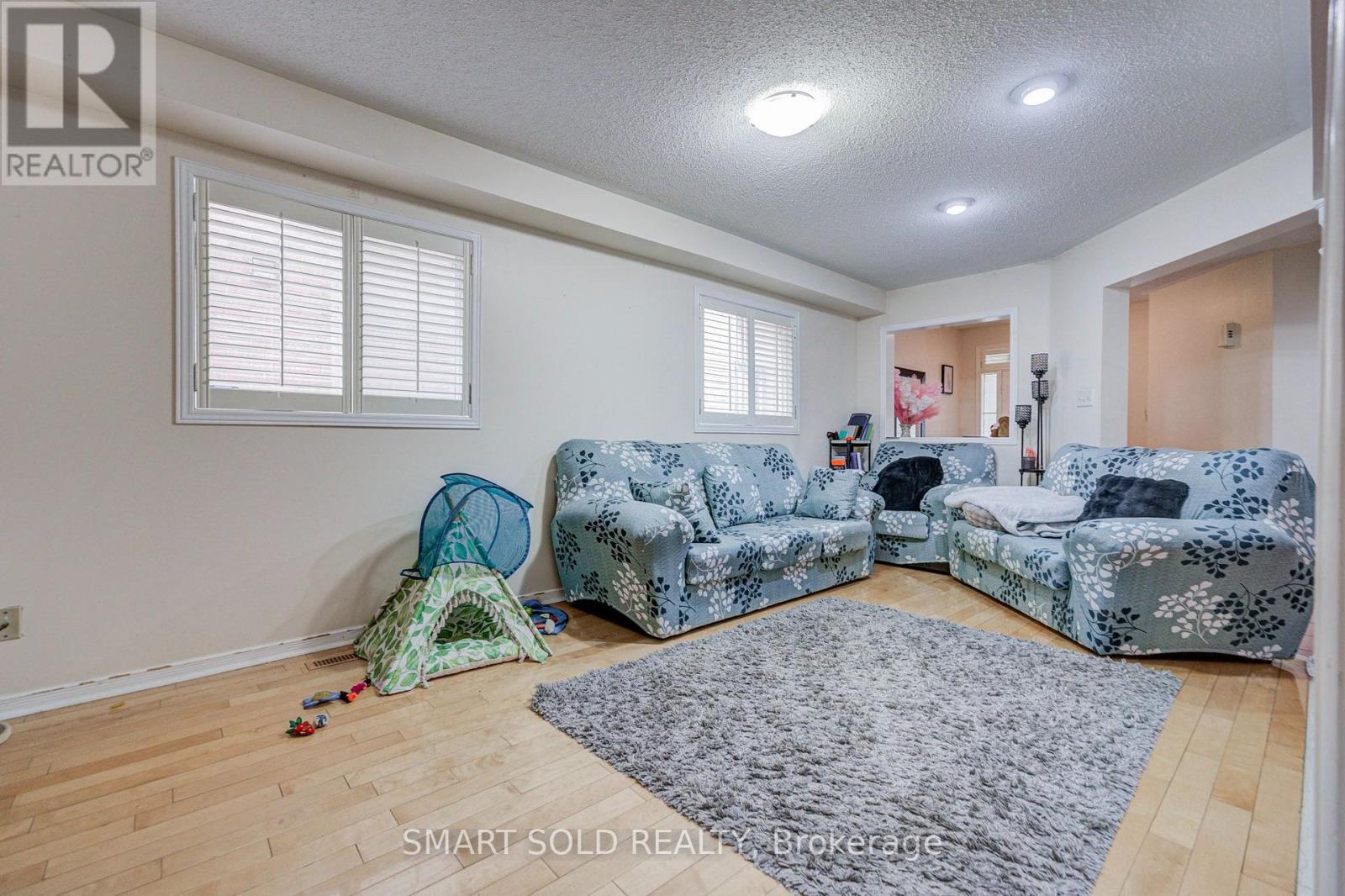 68 Harmony Road Property Photo 4
