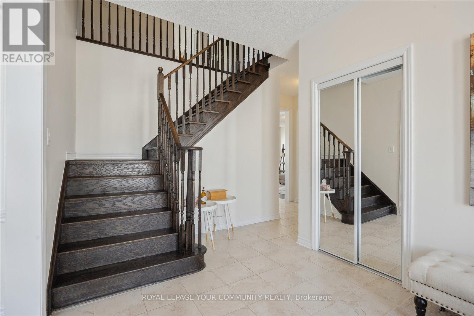 93 Mount Crescent Property Photo 3