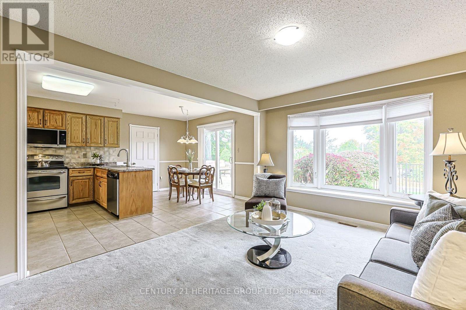 20 Simmons Crescent Property Photo 7