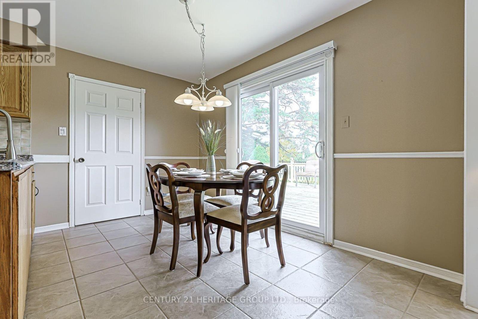 20 Simmons Crescent Property Photo 10