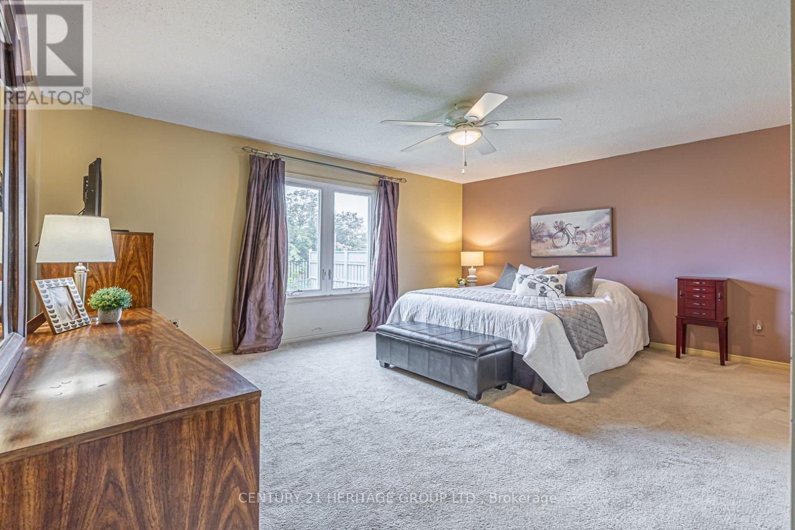 20 Simmons Crescent Property Photo 11