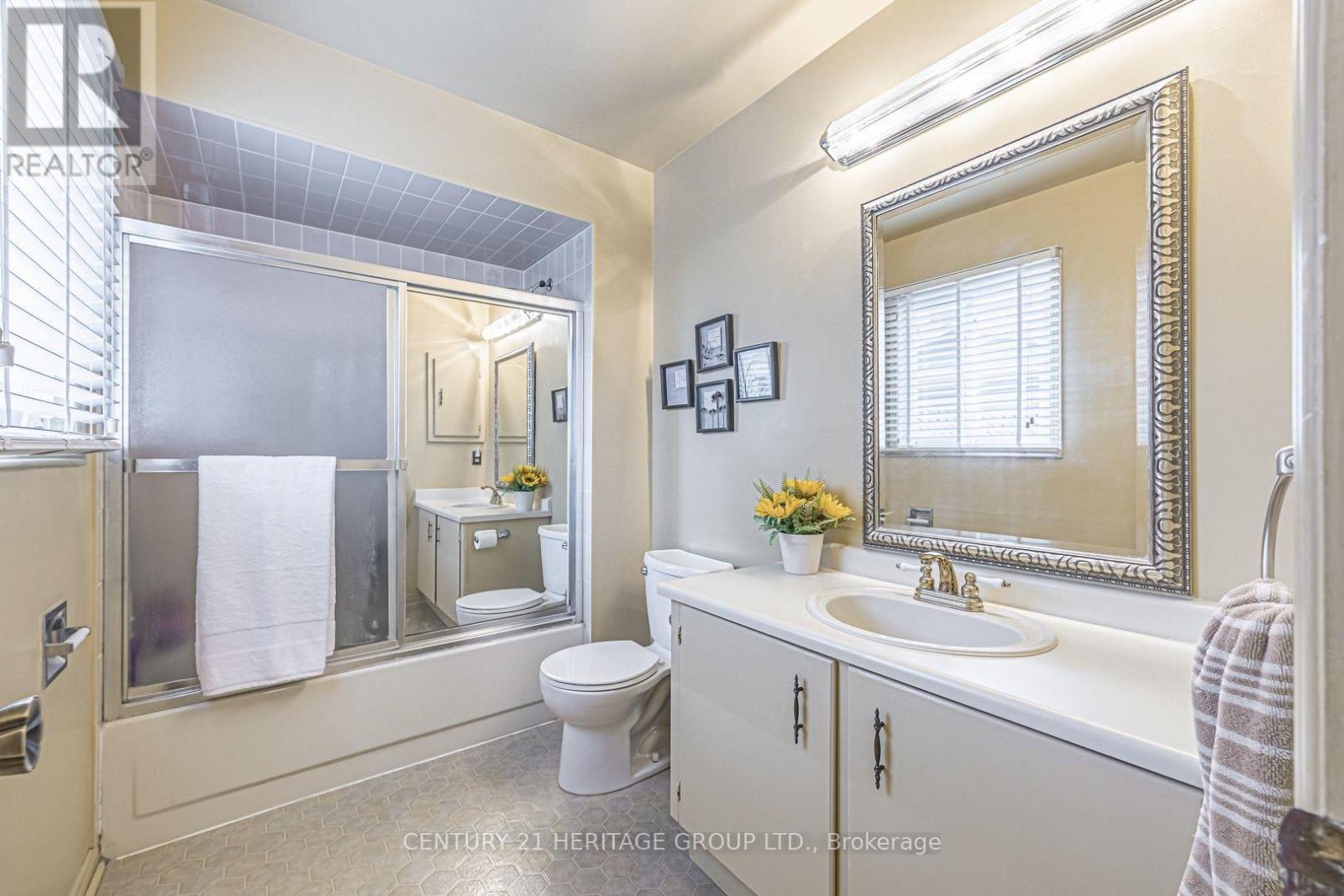 20 Simmons Crescent Property Photo 13