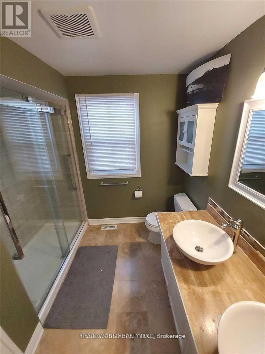 #1 - 880 Leslie Valley Drive Property Photo 3