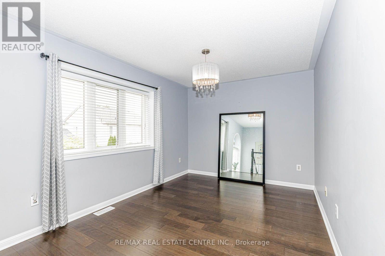 12 Dunning Drive Property Photo 16