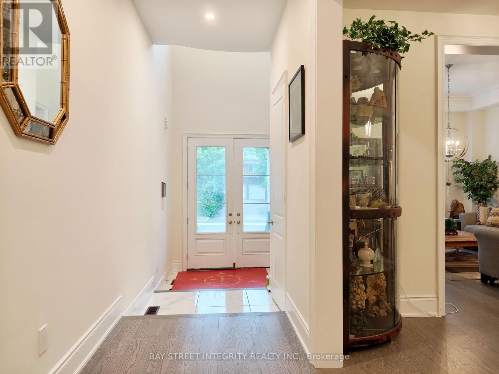 211 Hillsview Drive Property Photo 6
