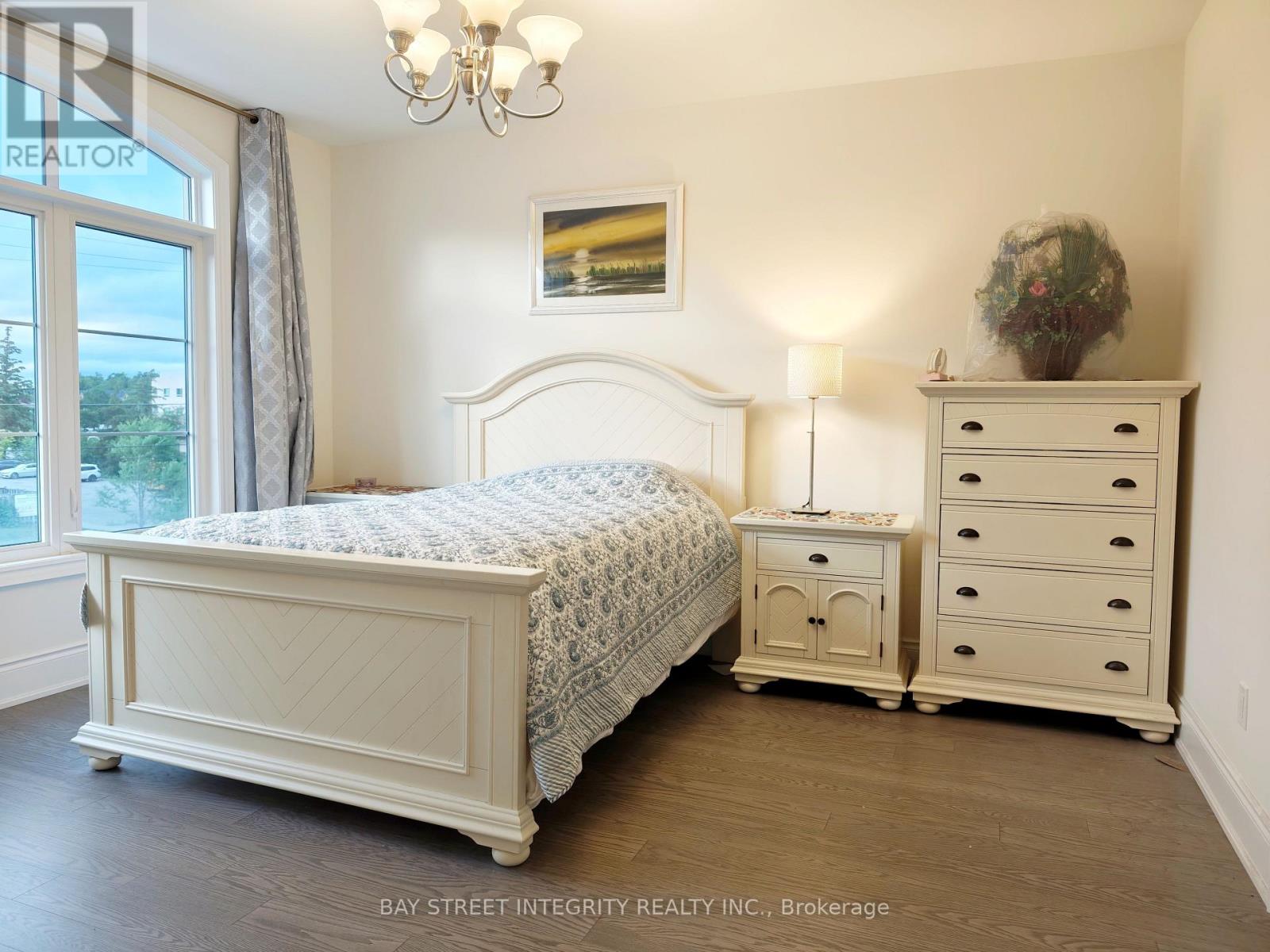 211 Hillsview Drive Property Photo 11