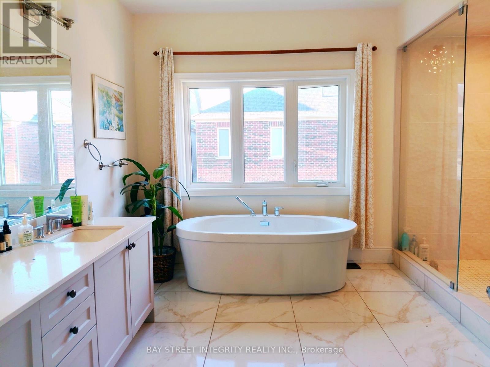 211 Hillsview Drive Property Photo 15