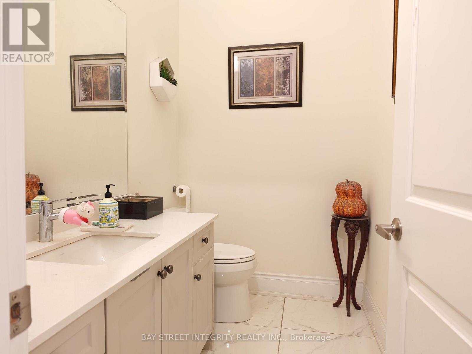 211 Hillsview Drive Property Photo 18