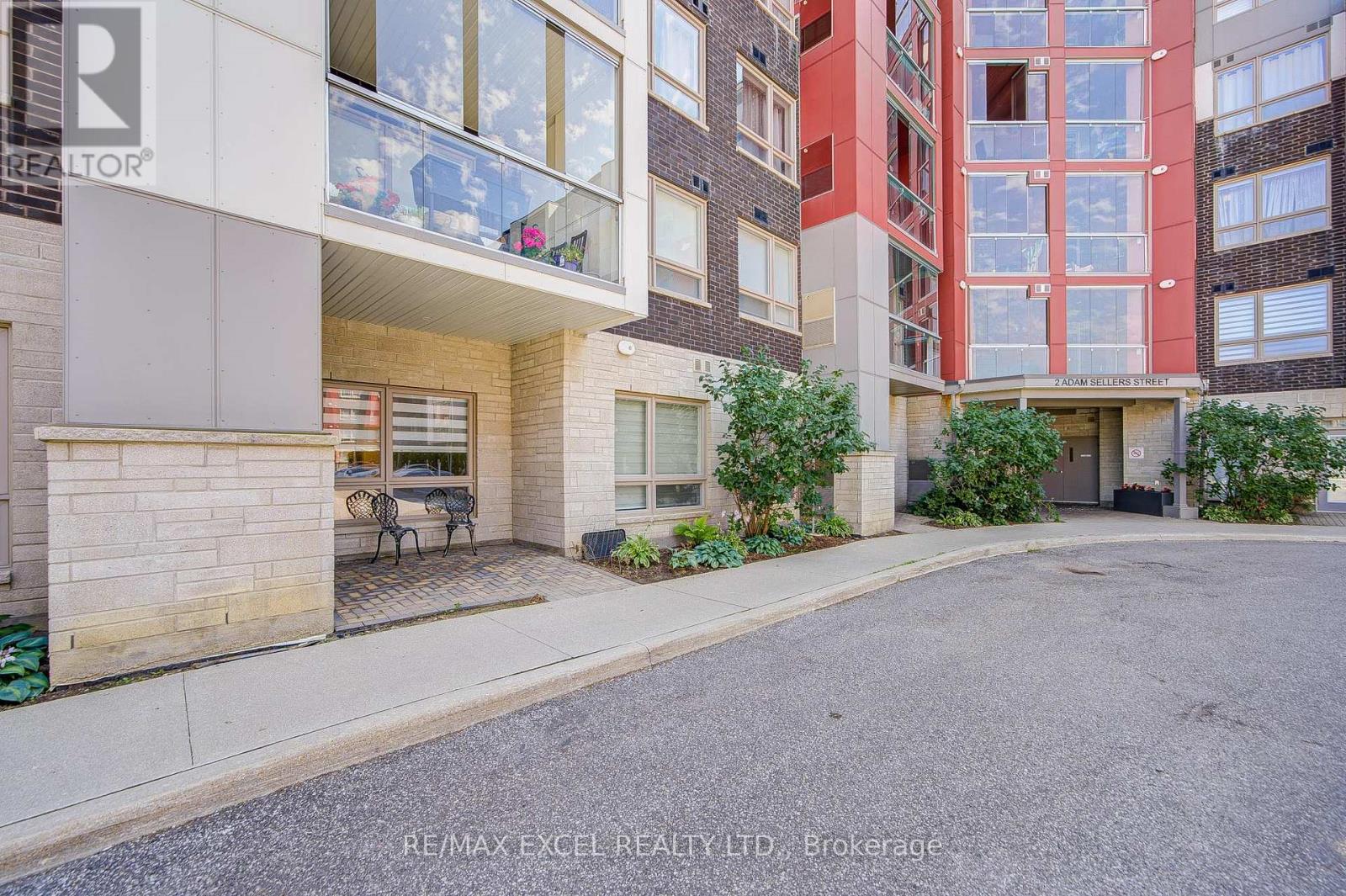 103 - 2 Adam Sellers Street Property Photo 39
