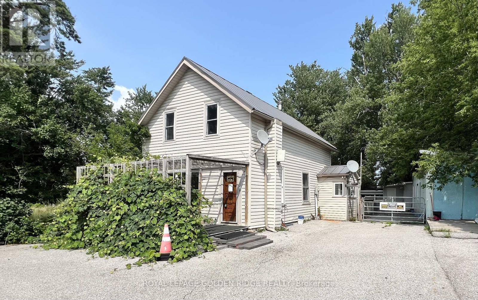 1773 20th Side Road Property Photo 1
