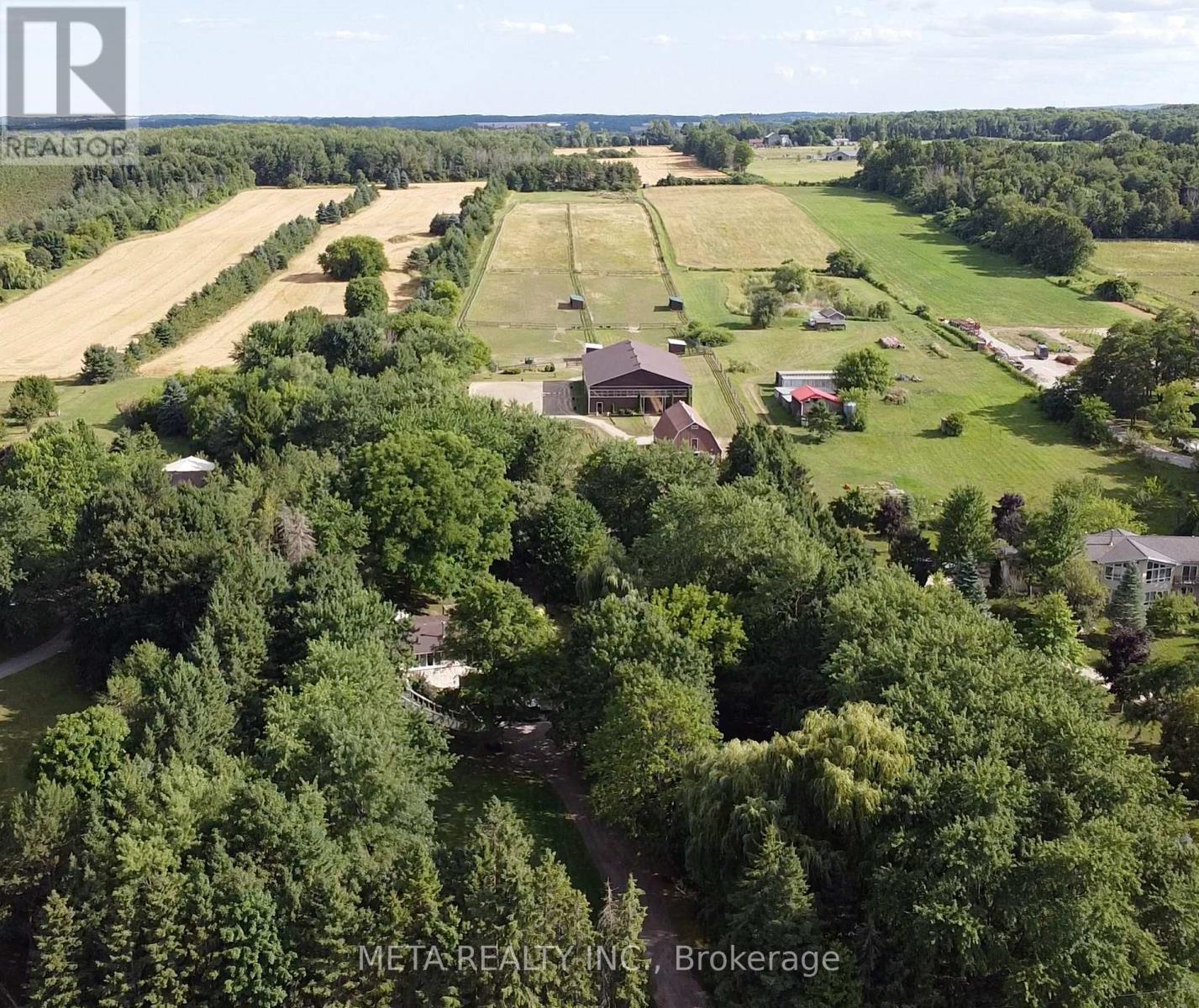 5653 7th Line Property Photo 1
