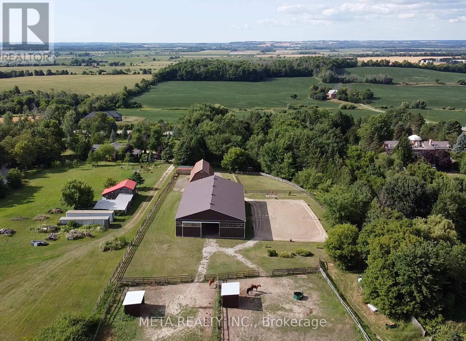 5653 7th Line Property Photo 2