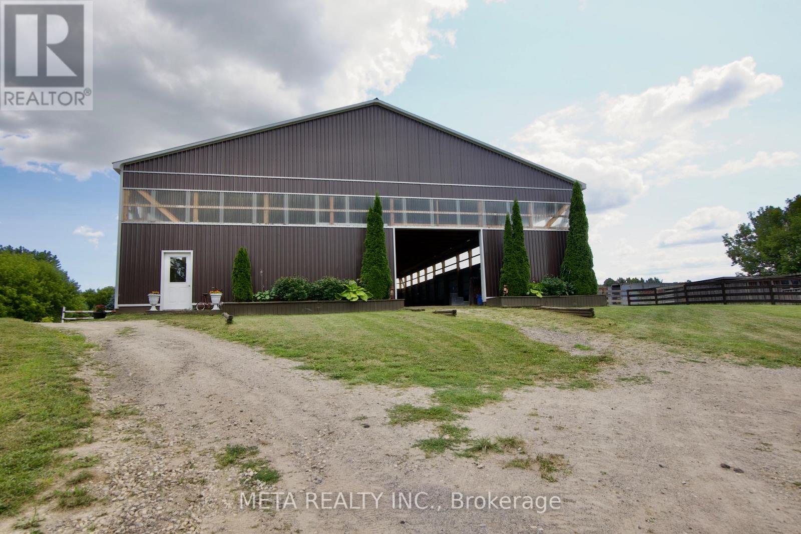 5653 7th Line Property Photo 8