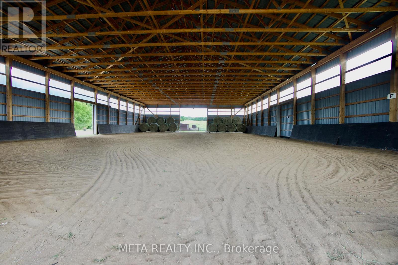5653 7th Line Property Photo 12