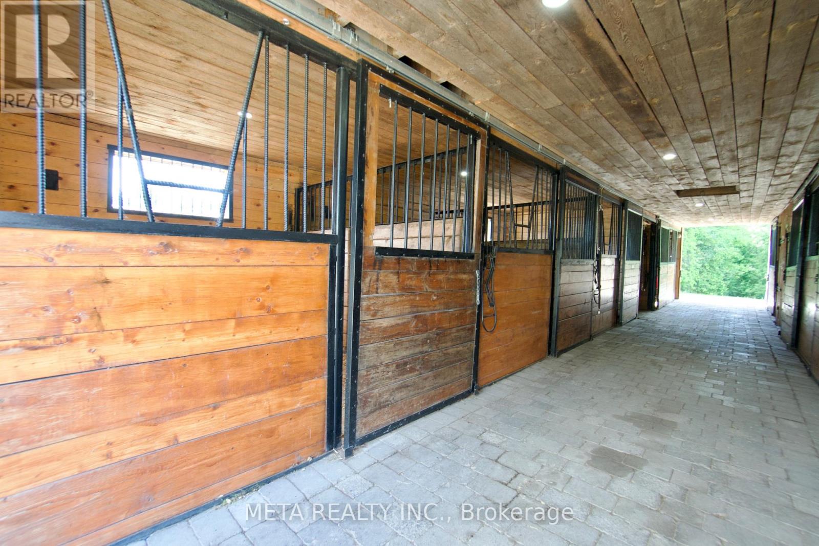 5653 7th Line Property Photo 18