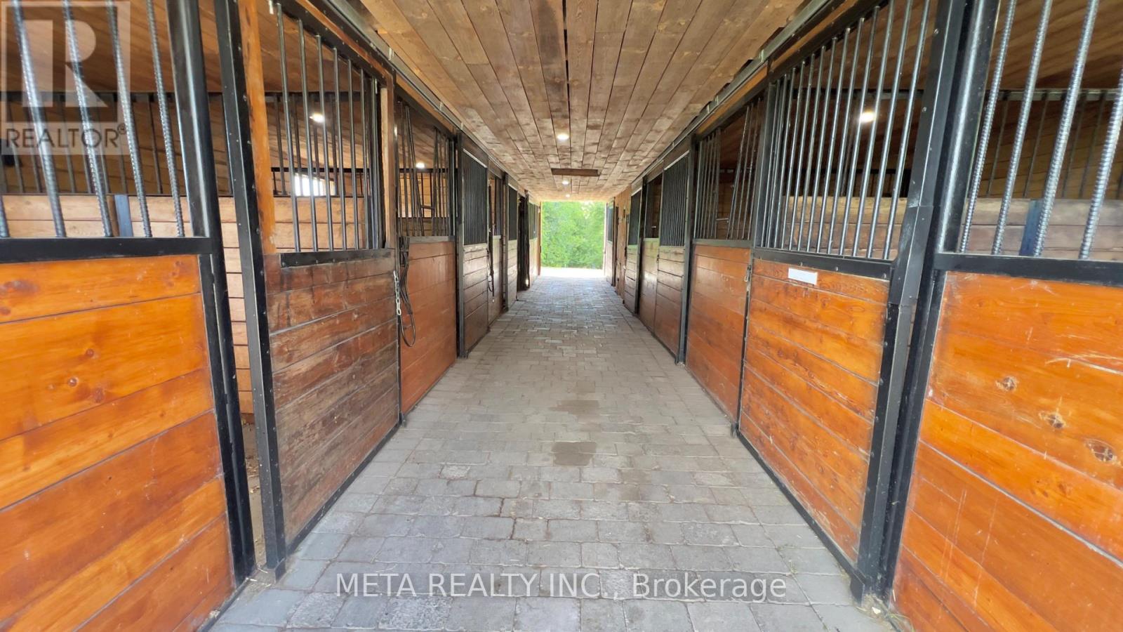 5653 7th Line Property Photo 20