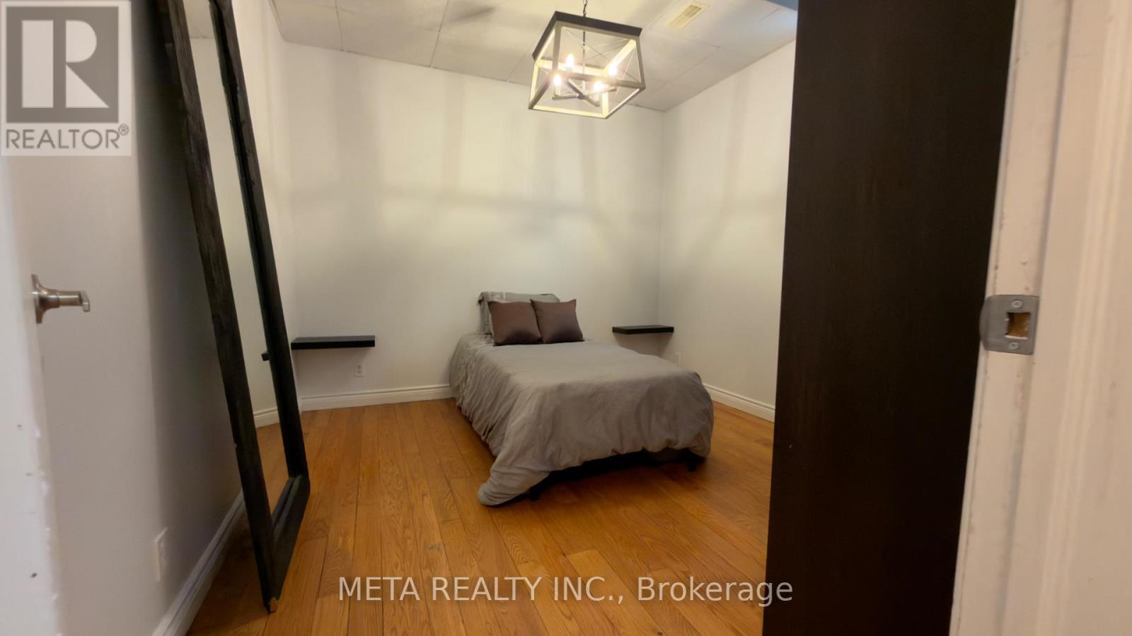 5653 7th Line Property Photo 33