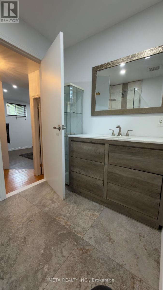 5653 7th Line Property Photo 36