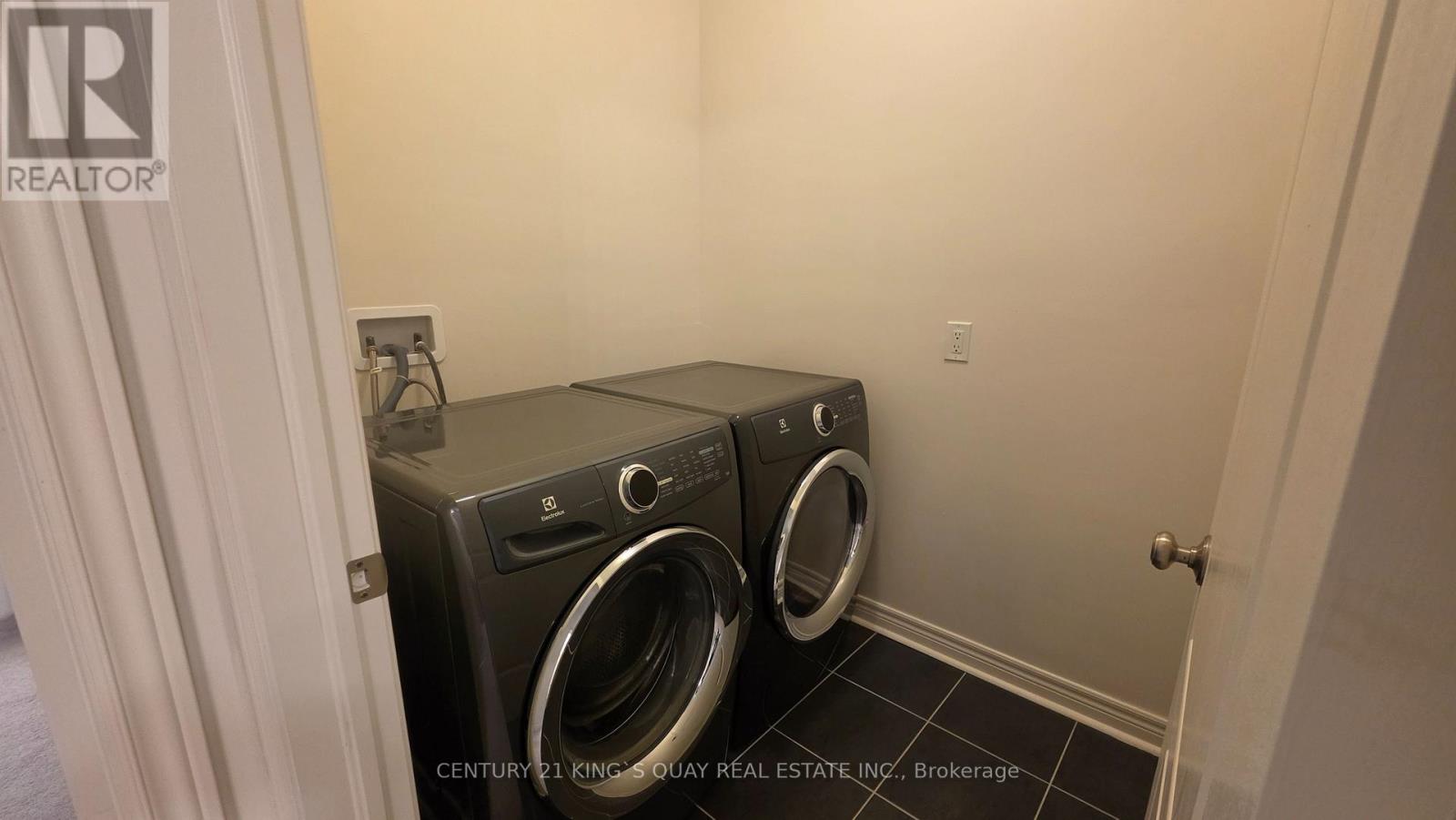 360 William Graham Drive Property Photo 21