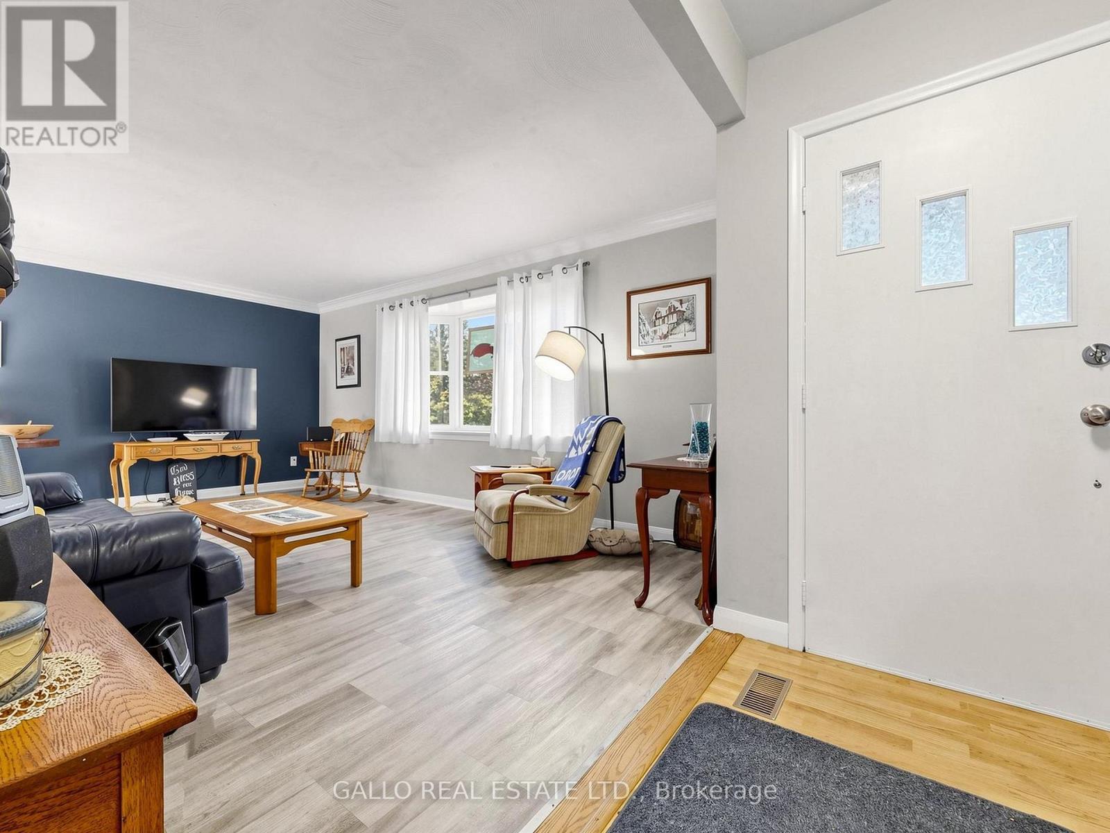 340 Boyer Street Property Photo 3