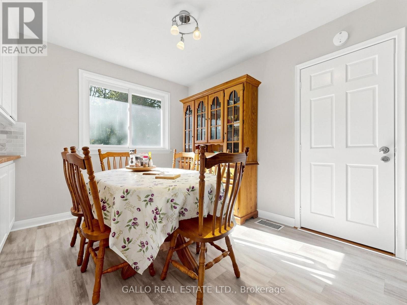 340 Boyer Street Property Photo 6