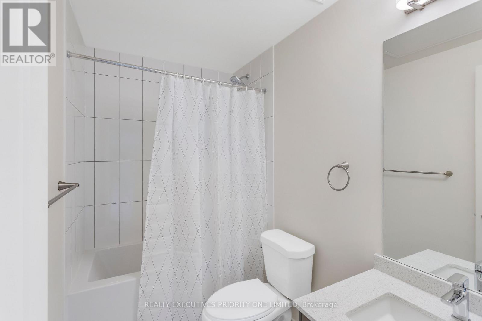 2018 - 9000 Jane Street Property Photo 6
