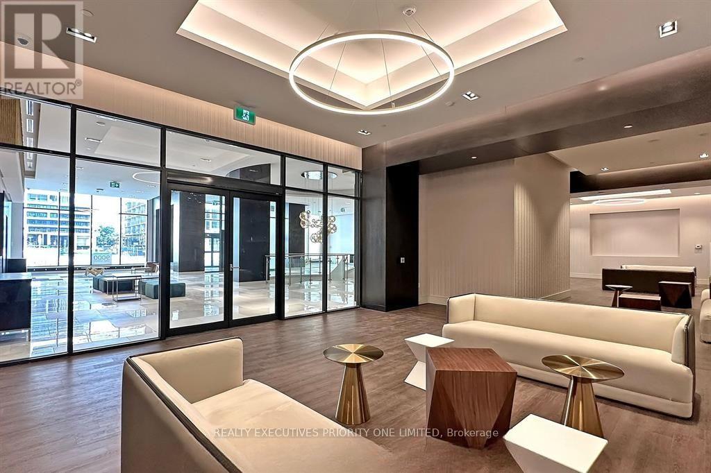 2018 - 9000 Jane Street Property Photo 16