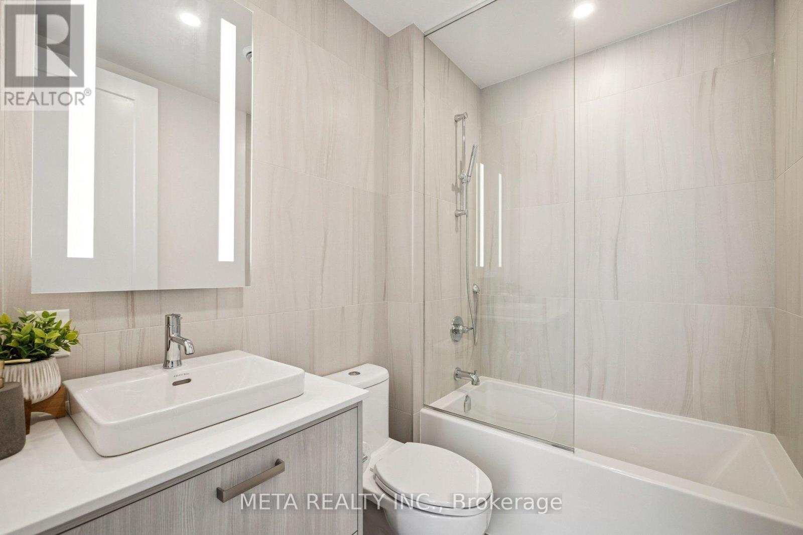 315 - 399 Royal Orchard Boulevard Property Photo 10