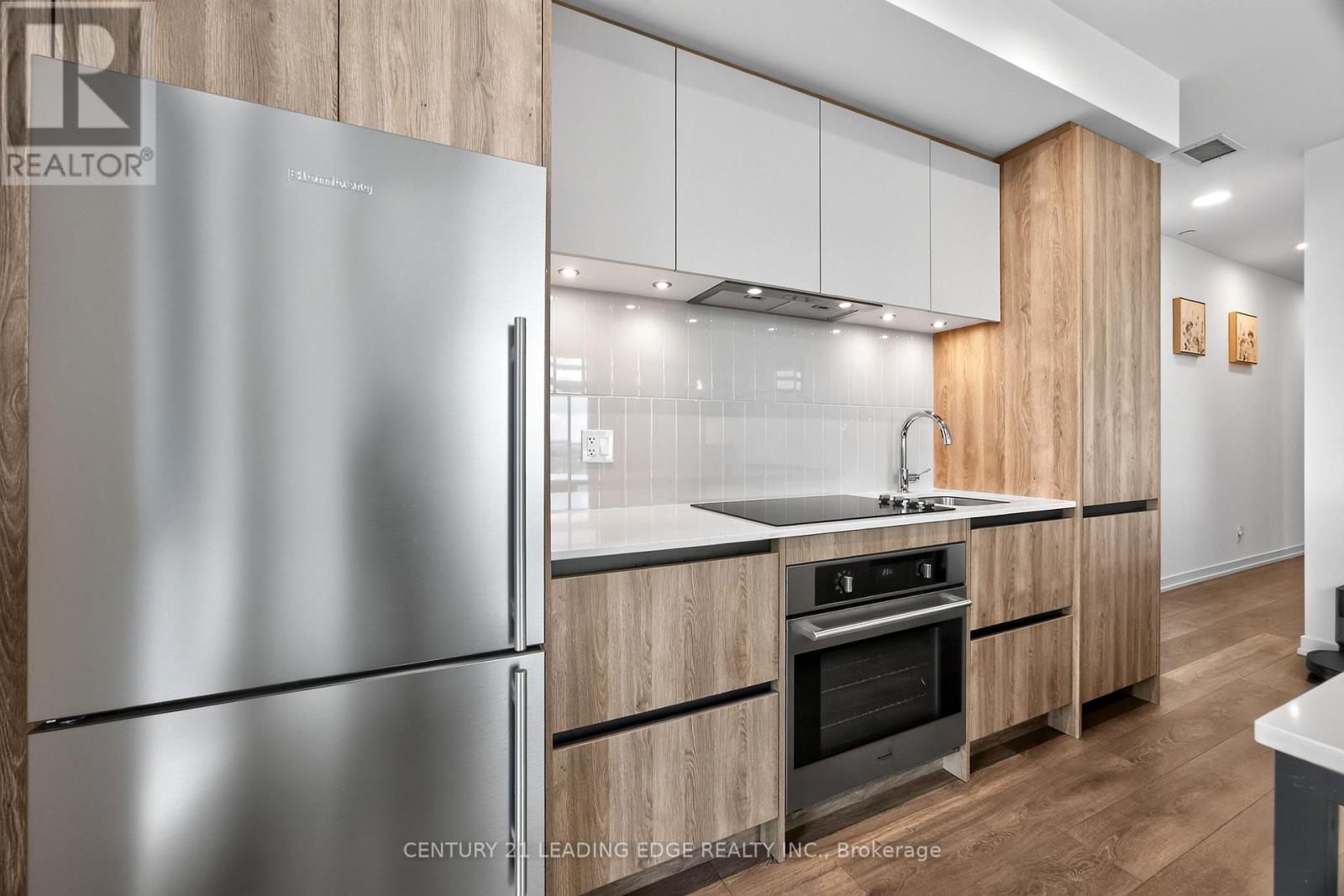 1010 - 8 Beverley Glen Boulevard Property Photo 8