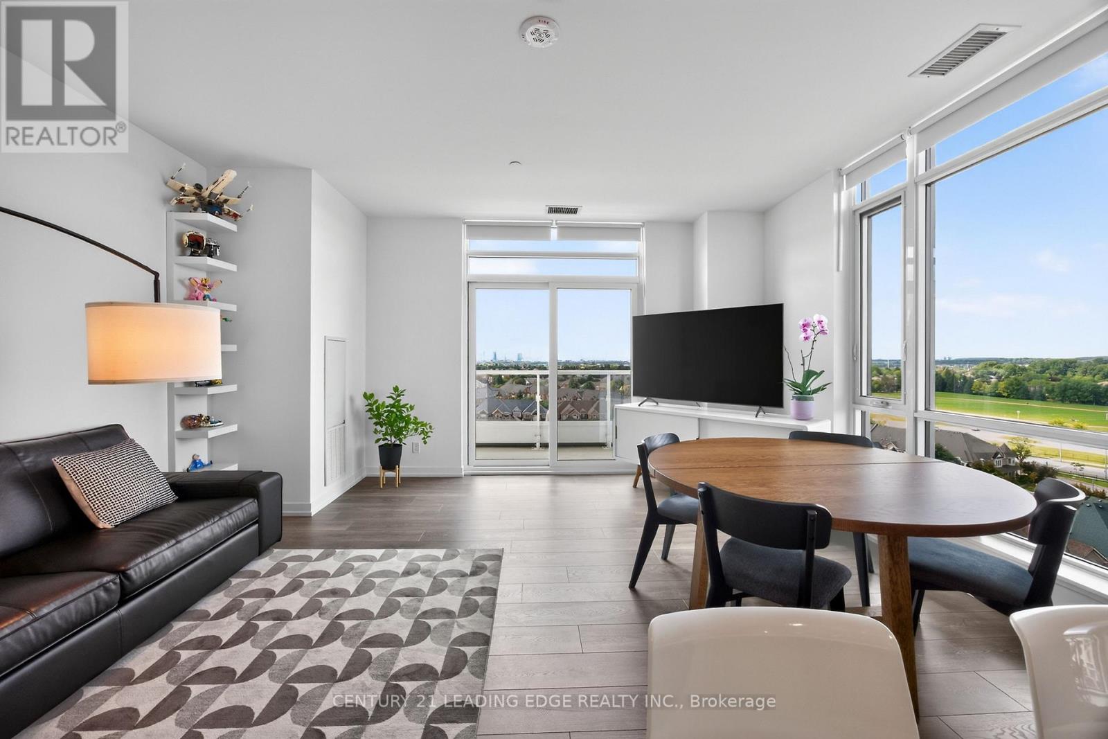 1010 - 8 Beverley Glen Boulevard Property Photo 10