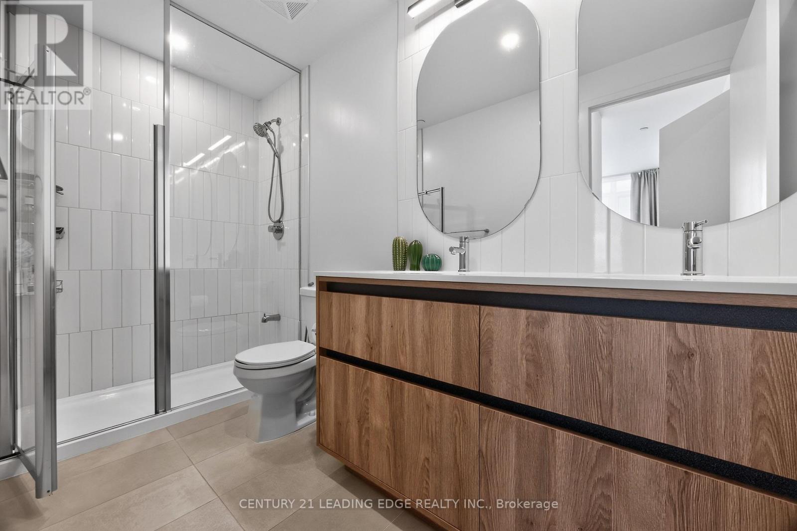 1010 - 8 Beverley Glen Boulevard Property Photo 14