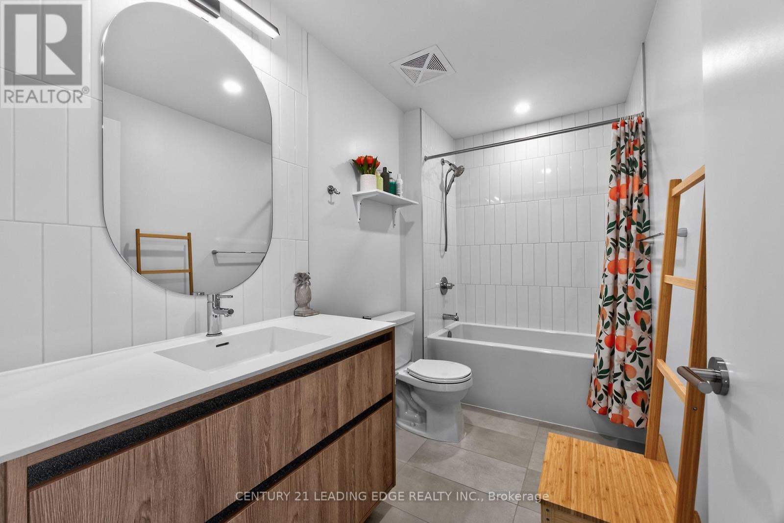 1010 - 8 Beverley Glen Boulevard Property Photo 18