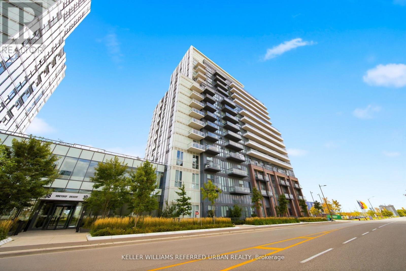 706 - 38 Honeycrisp Crescent Property Photo 3