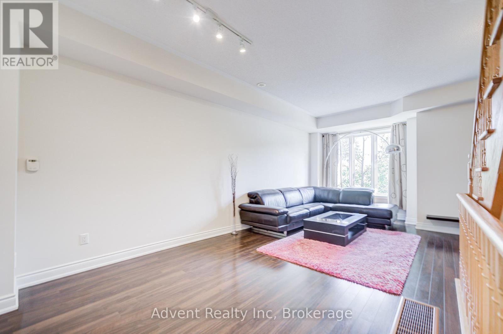249 South Park Road Property Photo 13