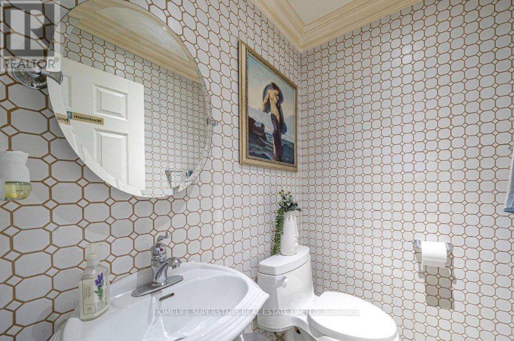 47 Davos Road W Property Photo 6