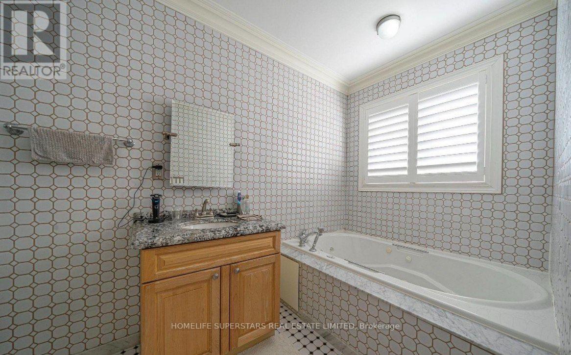 47 Davos Road W Property Photo 9