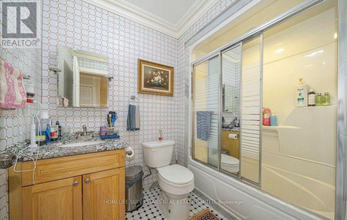 47 Davos Road W Property Photo 12