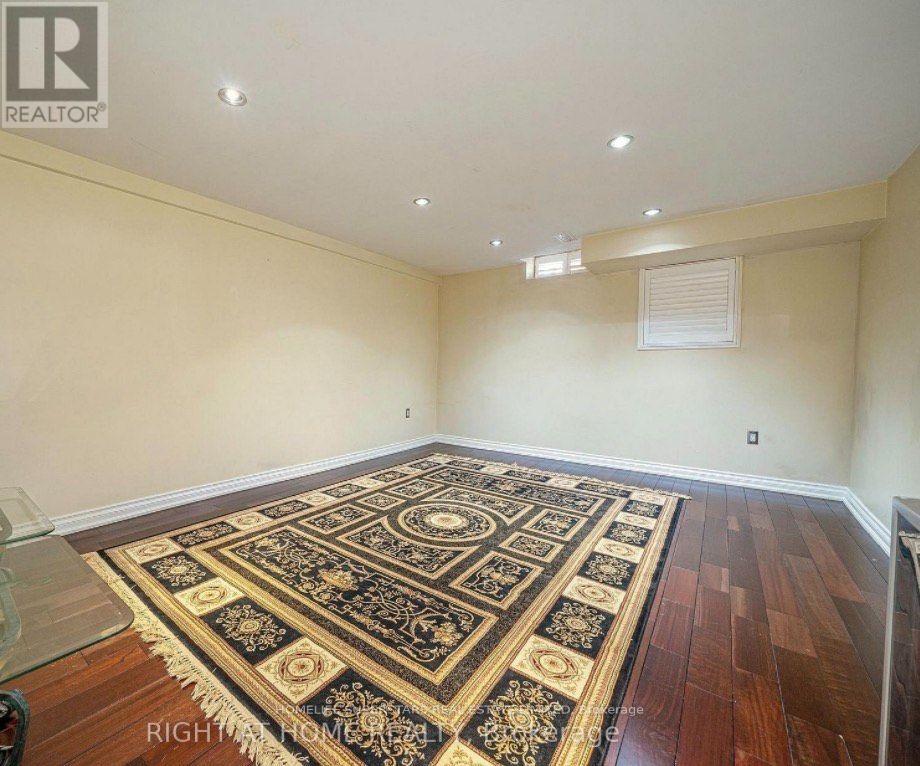 47 Davos Road W Property Photo 13
