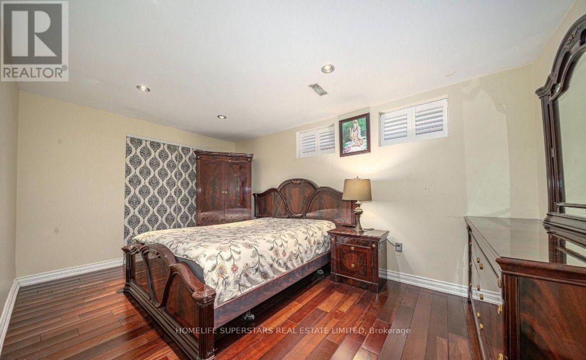 47 Davos Road W Property Photo 14
