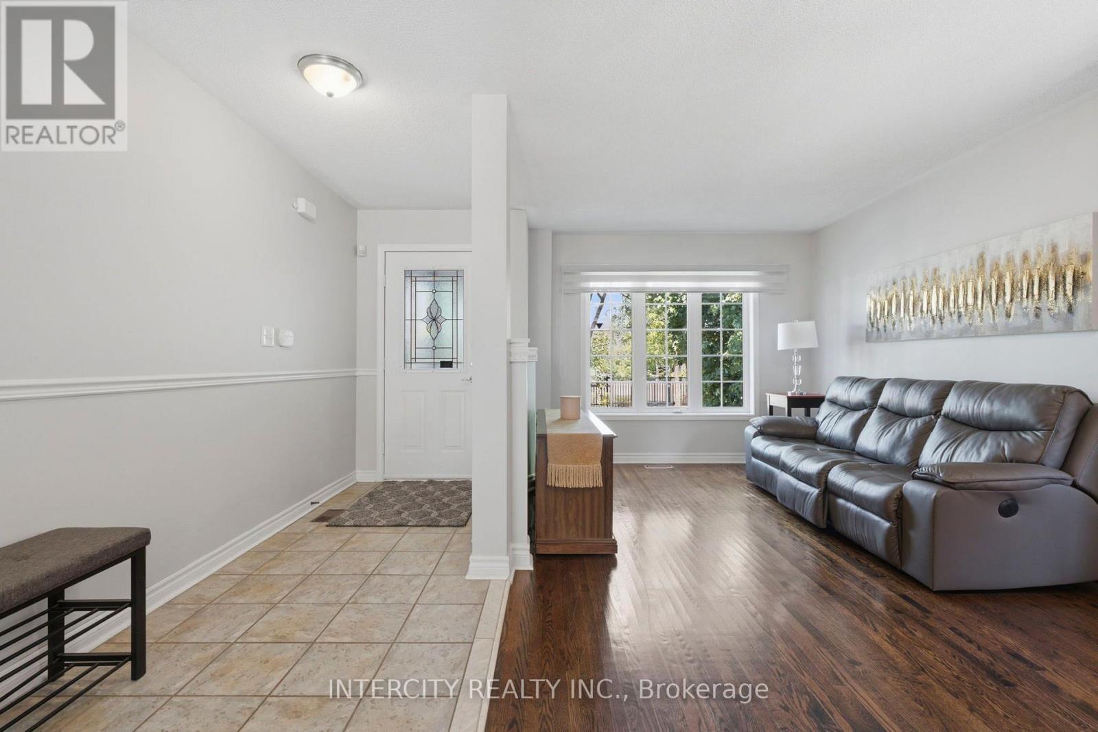 93 Chalone Crescent Property Photo 7