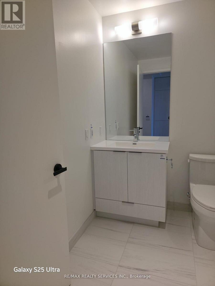 1708 - 8 Interchange Way Property Photo 5