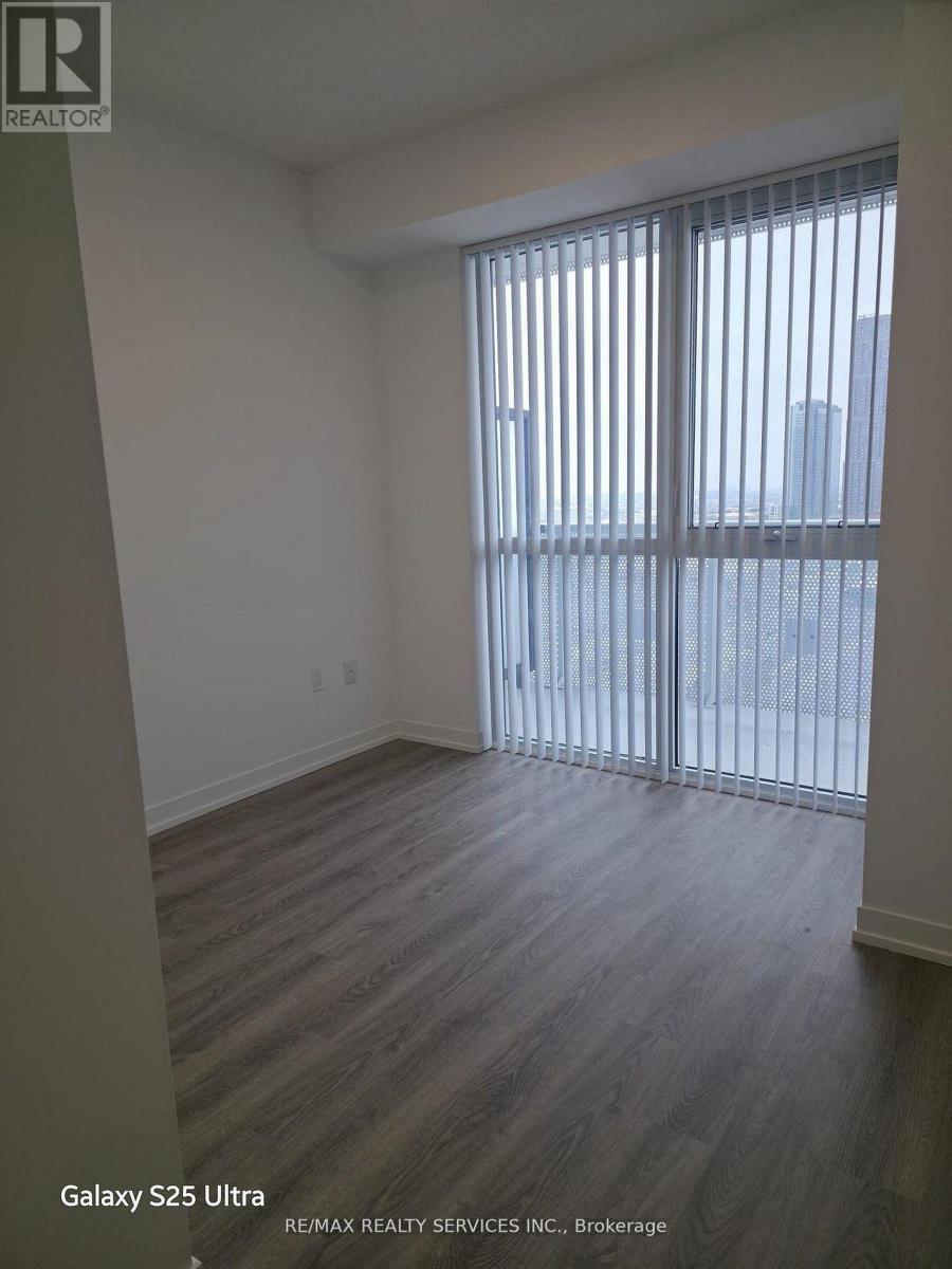 1708 - 8 Interchange Way Property Photo 9