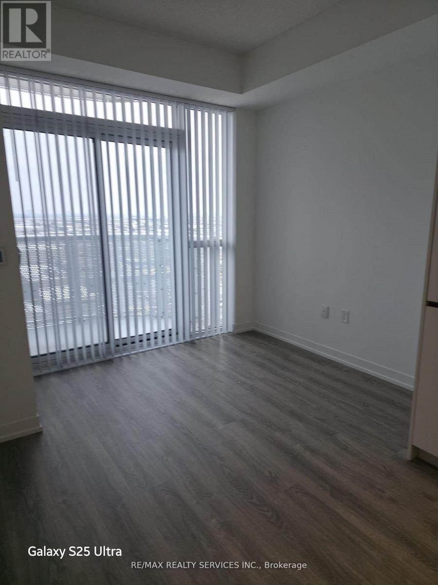 1708 - 8 Interchange Way Property Photo 10