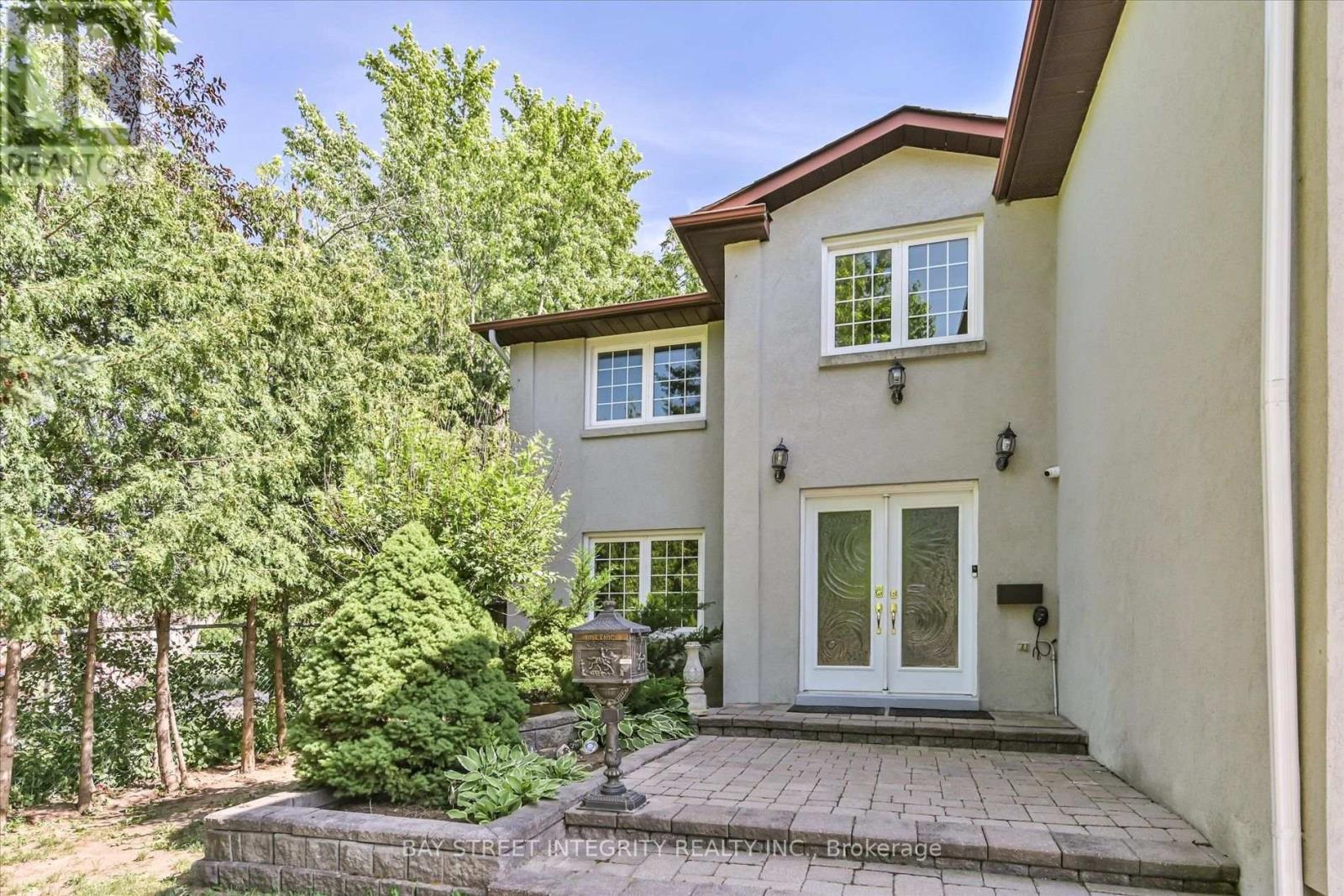 151 Old Surrey Lane Property Photo 2