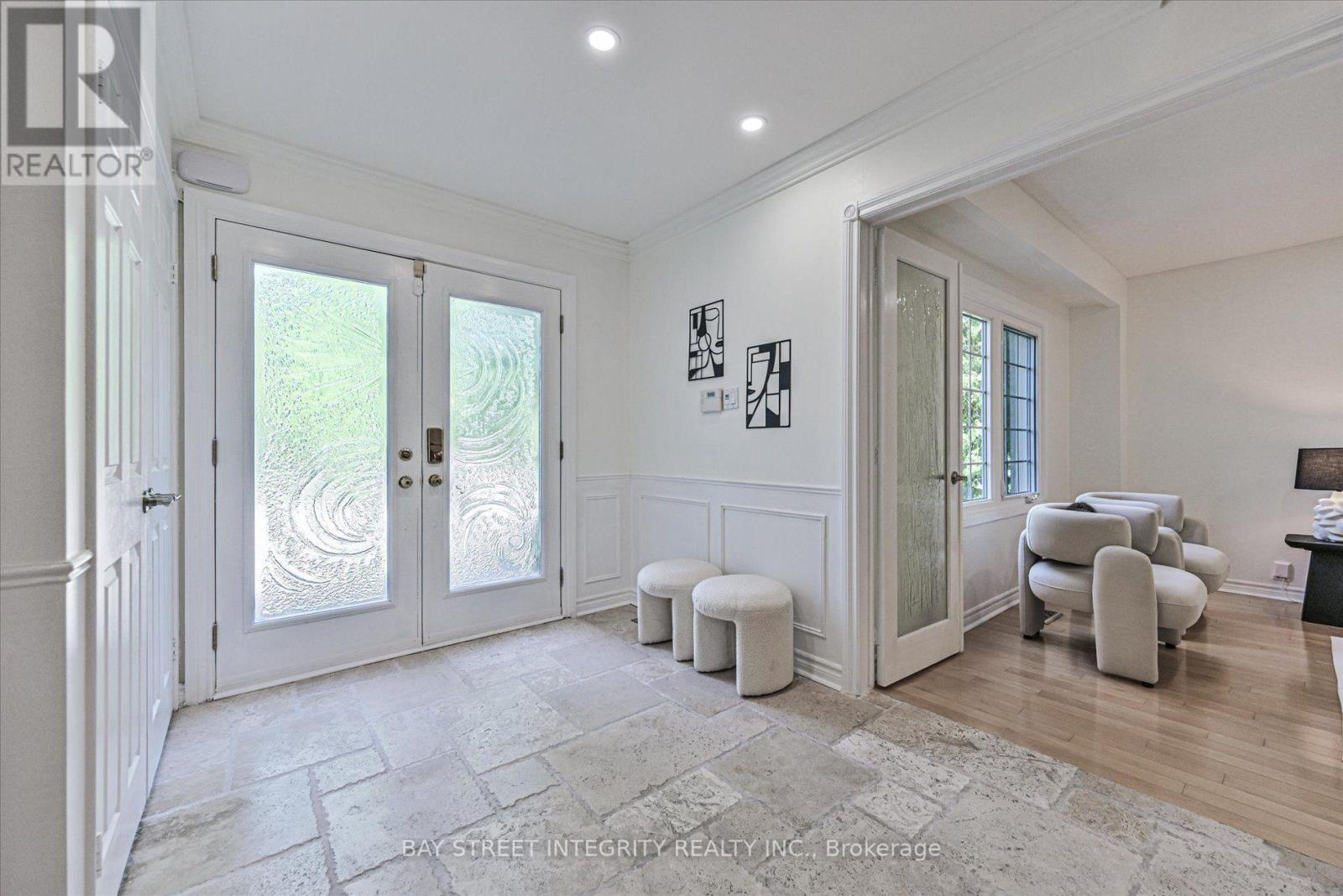 151 Old Surrey Lane Property Photo 3