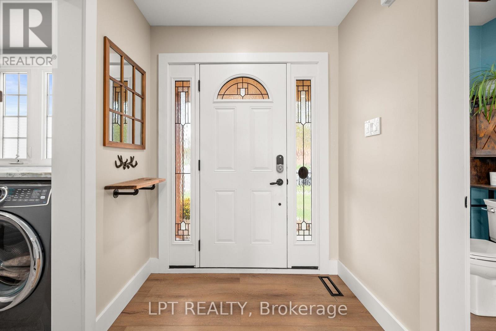 2730 Dempster Avenue Property Photo 4