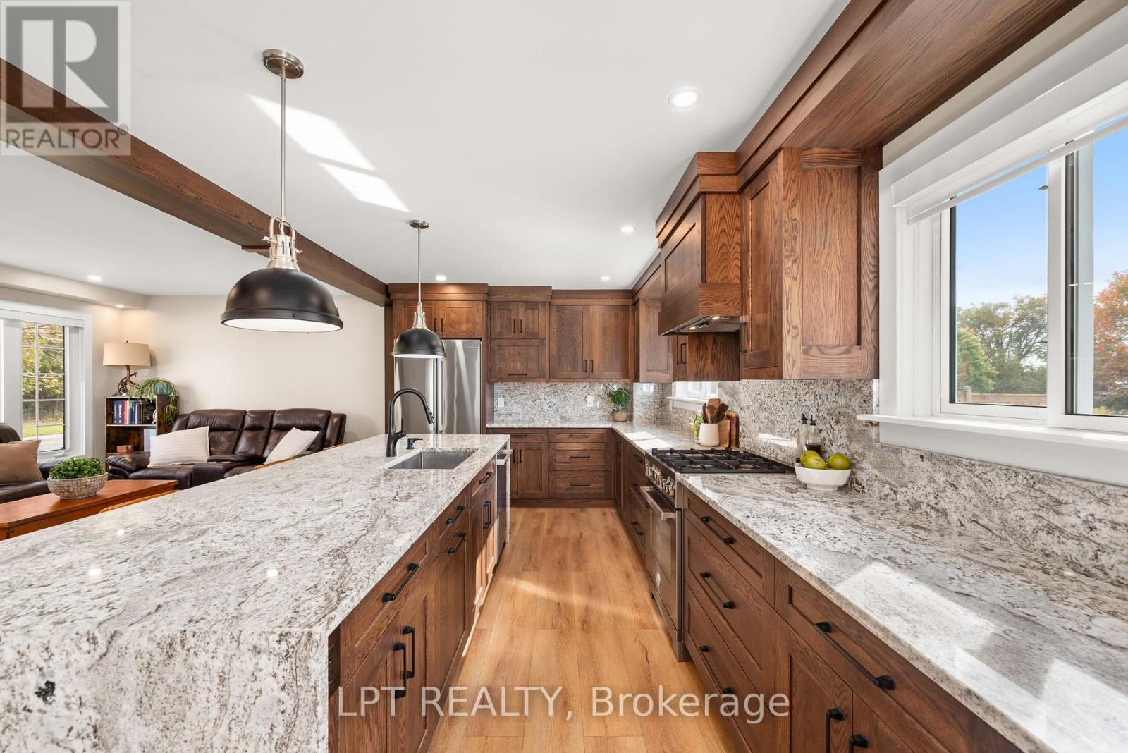 2730 Dempster Avenue Property Photo 7